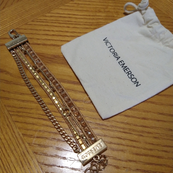 Victoria Emerson gold chain mini cuff bracelet - Picture 3 of 5